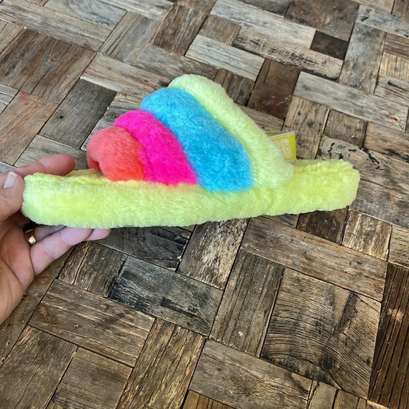 UGG Fluff Yeah Kids Rainbow Multi Color Slides Size 5(Big Kid) - Picture 7 of 8